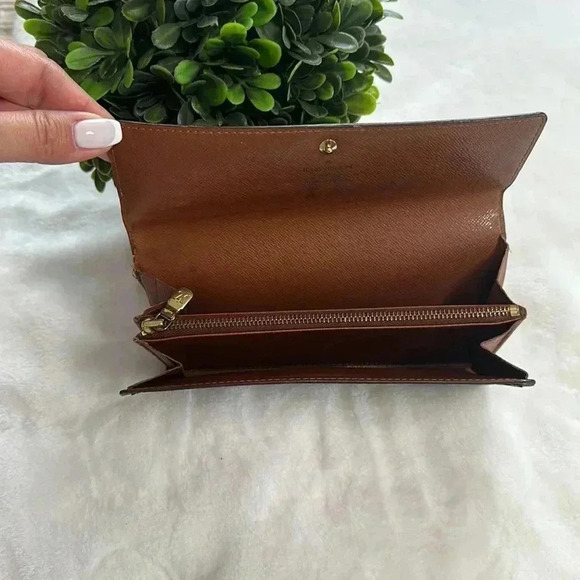 Louis Vuitton Porte Monnaie monogram Wallet - Picture 3 of 10